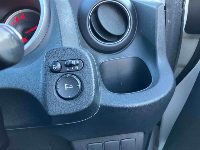 フィット ＲＳ　純正ナビゲーション　ＥＴＣ車載器　キーフリーシステム　保証１年間距離無制限付き　純正ナビゲーション　ＥＴＣ車載器　キーフリーシステム　パワーウインドウ　電動格納ドアミラー　アルミホイール（10枚目）