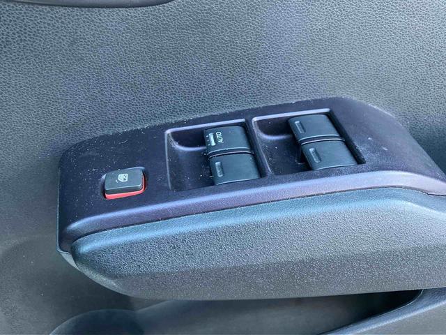 フィット ＲＳ　純正ナビゲーション　ＥＴＣ車載器　キーフリーシステム　保証１年間距離無制限付き　純正ナビゲーション　ＥＴＣ車載器　キーフリーシステム　パワーウインドウ　電動格納ドアミラー　アルミホイール（12枚目）