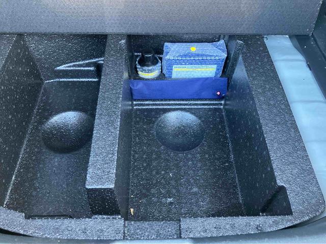 フィット ＲＳ　純正ナビゲーション　ＥＴＣ車載器　キーフリーシステム　保証１年間距離無制限付き　純正ナビゲーション　ＥＴＣ車載器　キーフリーシステム　パワーウインドウ　電動格納ドアミラー　アルミホイール（26枚目）