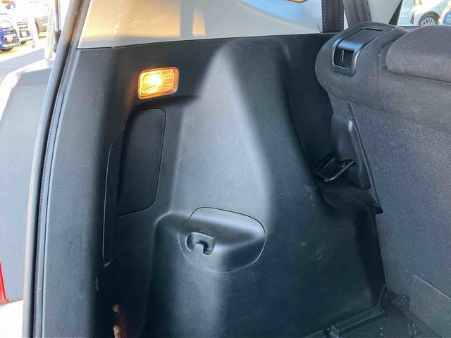フィット ＲＳ　純正ナビゲーション　ＥＴＣ車載器　キーフリーシステム　保証１年間距離無制限付き　純正ナビゲーション　ＥＴＣ車載器　キーフリーシステム　パワーウインドウ　電動格納ドアミラー　アルミホイール（28枚目）