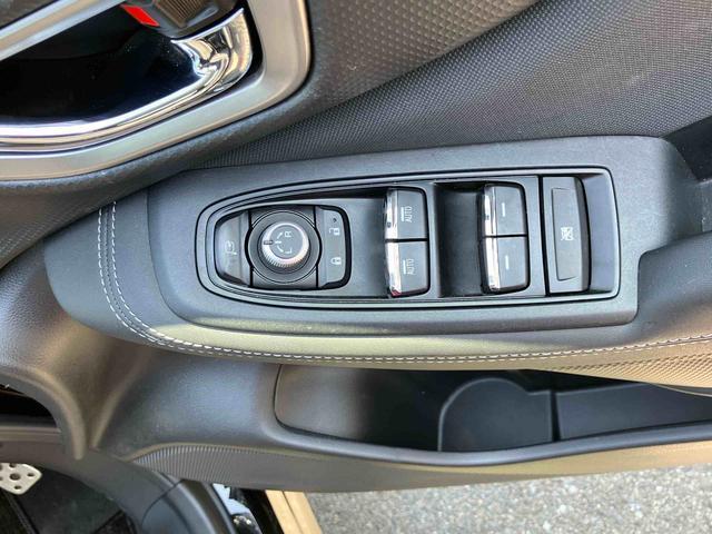 フォレスター プレミアム　ナビゲーション　ＥＴＣ車載器　キーフリーシステム　保証１年間距離無制限付き　ナビゲーション　ＥＴＣ車載器　キーフリーシステム　シートリフター　シートヒーター　ＬＥＤヘッドランプ　ドライブレコーダー　全方位カメラ（11枚目）