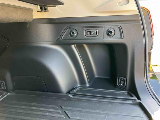 フォレスター プレミアム　ナビゲーション　ＥＴＣ車載器　キーフリーシステム　保証１年間距離無制限付き　ナビゲーション　ＥＴＣ車載器　キーフリーシステム　シートリフター　シートヒーター　ＬＥＤヘッドランプ　ドライブレコーダー　全方位カメラ（31枚目）