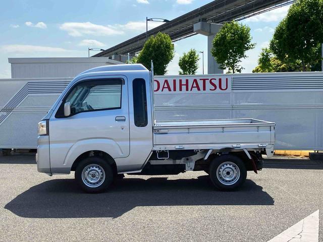 ハイゼットトラック ジャンボ　４ＷＤ　５速マニュアル　パワーウインドウ　まごころ保証　１年間・走行距離無制限付き　４ＷＤ　５速マニュアル車　パワーウインドウ　キーレスエントリー　大型荷台作業灯　ディスプレイオーディオ　ＵＳＢ電源ソケット（4枚目）