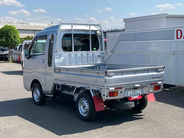ハイゼットトラック ジャンボ　４ＷＤ　５速マニュアル　パワーウインドウ　まごころ保証　１年間・走行距離無制限付き　４ＷＤ　５速マニュアル車　パワーウインドウ　キーレスエントリー　大型荷台作業灯　ディスプレイオーディオ　ＵＳＢ電源ソケット（5枚目）