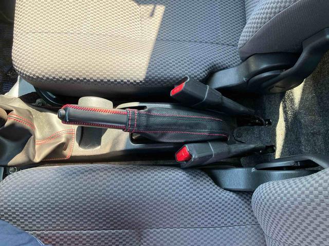 ハイゼットトラック ジャンボ　４ＷＤ　５速マニュアル　パワーウインドウ　まごころ保証　１年間・走行距離無制限付き　４ＷＤ　５速マニュアル車　パワーウインドウ　キーレスエントリー　大型荷台作業灯　ディスプレイオーディオ　ＵＳＢ電源ソケット（18枚目）