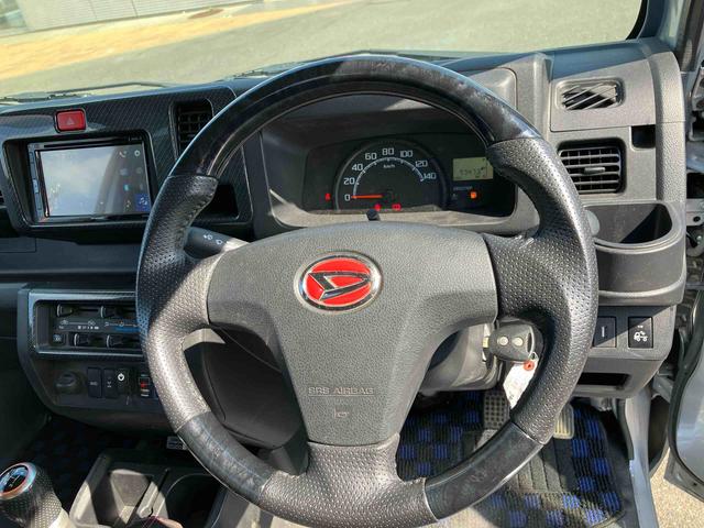 ハイゼットトラック ジャンボ　４ＷＤ　５速マニュアル　パワーウインドウ　まごころ保証　１年間・走行距離無制限付き　４ＷＤ　５速マニュアル車　パワーウインドウ　キーレスエントリー　大型荷台作業灯　ディスプレイオーディオ　ＵＳＢ電源ソケット（22枚目）