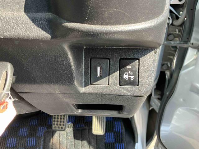 ハイゼットトラック ジャンボ　４ＷＤ　５速マニュアル　パワーウインドウ　まごころ保証　１年間・走行距離無制限付き　４ＷＤ　５速マニュアル車　パワーウインドウ　キーレスエントリー　大型荷台作業灯　ディスプレイオーディオ　ＵＳＢ電源ソケット（25枚目）
