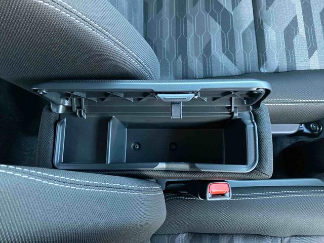 タフト Ｇターボ　クロムベンチャー　届け出済み未使用車　登録済み未使用車　クロムベンチャーモデル　インタークーラーターボ　バックカメラ　両席シートヒーター　アダプティブクルーズコントロール　レーンキープコントロール　電動パーキングブレーキ　コーナーセンサー（25枚目）