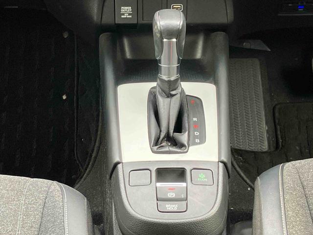 フィット e:HEVホーム ナビゲーション ETC車載器 保証 まごころ保証 1年間・走行距離無制限付き ナビゲーション ETC車載器 パワーウインドウ キーフリーシステム 電動格納ドアミラー 電動パーキングブレーキ クルーズコントロール(8枚目)