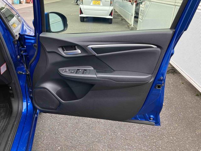 フィットハイブリッド L ホンダセンシング ナビゲーション ETC車載器 保証 まごころ保証 1年間・走行距離無制限付き ナビゲーション ETC車載器 バックカメラ 電動格納ドアミラー オートエアコン クルーズコントロール キーフリーシステム 電動パーキングブレーキ(24枚目)