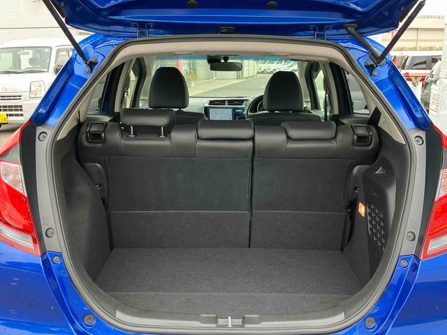 フィットハイブリッド L ホンダセンシング ナビゲーション ETC車載器 保証 まごころ保証 1年間・走行距離無制限付き ナビゲーション ETC車載器 バックカメラ 電動格納ドアミラー オートエアコン クルーズコントロール キーフリーシステム 電動パーキングブレーキ(29枚目)