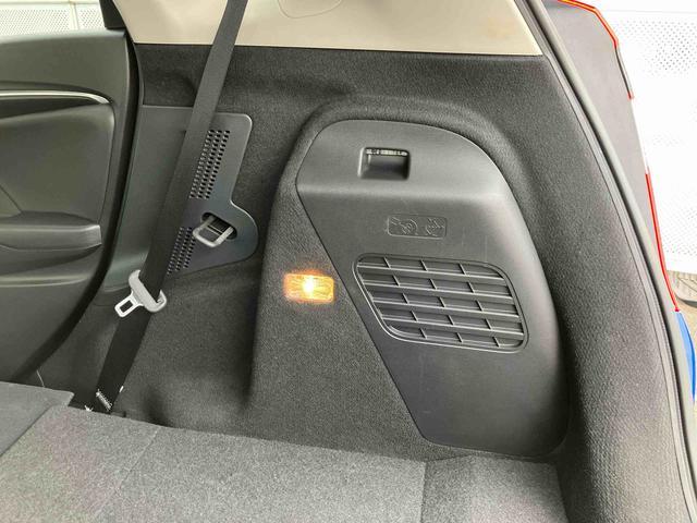 フィットハイブリッド L ホンダセンシング ナビゲーション ETC車載器 保証 まごころ保証 1年間・走行距離無制限付き ナビゲーション ETC車載器 バックカメラ 電動格納ドアミラー オートエアコン クルーズコントロール キーフリーシステム 電動パーキングブレーキ(31枚目)