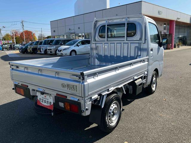 ハイゼットトラック スタンダード 車検整備2年付き FR専用CVT パートタイム4輪駆動 マルチリフレクターヘッドランプ AM/FM付きラジオ 6コーナーセンサー 三方開き 荷台フロア長2030mm 荷台幅1410mm オートライト(7枚目)