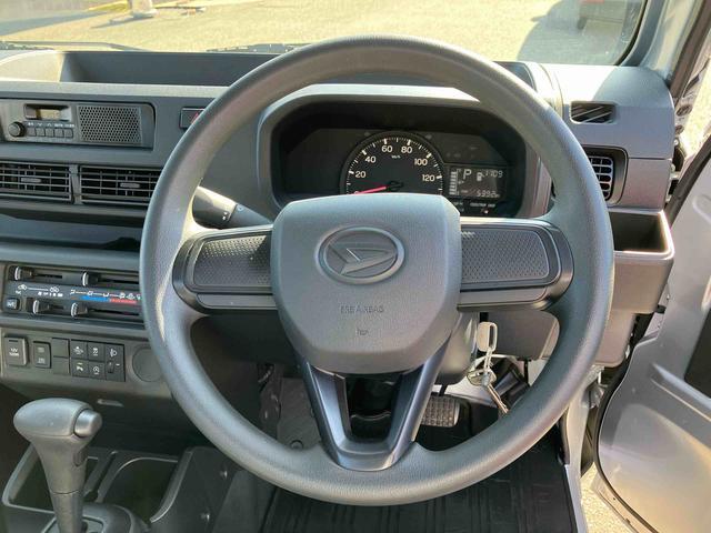 ハイゼットトラック スタンダード 車検整備2年付き FR専用CVT パートタイム4輪駆動 マルチリフレクターヘッドランプ AM/FM付きラジオ 6コーナーセンサー 三方開き 荷台フロア長2030mm 荷台幅1410mm オートライト(15枚目)