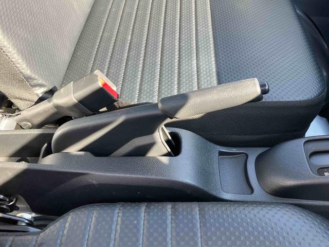 ハイゼットトラック スタンダード 車検整備2年付き FR専用CVT パートタイム4輪駆動 マルチリフレクターヘッドランプ AM/FM付きラジオ 6コーナーセンサー 三方開き 荷台フロア長2030mm 荷台幅1410mm オートライト(20枚目)