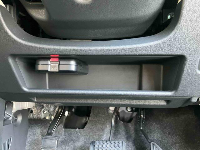 ムーヴキャンバス ＧブラックアクセントＶＳ　ＳＡＩＩＩ　パノラマモニター対応カメラ　純正７型ワイドエントリーナビ　純正ＥＴＣ　前後ナビ連動式ドライブレコーダー　両側電動スライドドア　運転席シートヒーター　ＬＥＤヘッドランプ　置きラクボックス　ＵＳＢソケット（28枚目）