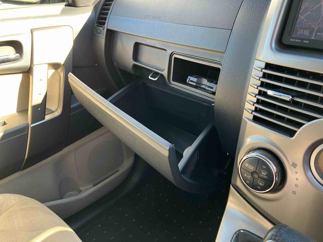 支払総額表示は、点検整備・法定費用・諸手続費用すべてが含まております。県外登録・他県ご納車・希望ナンバー取得等の詳しい価格はスタッフにお気軽にご相談ください。