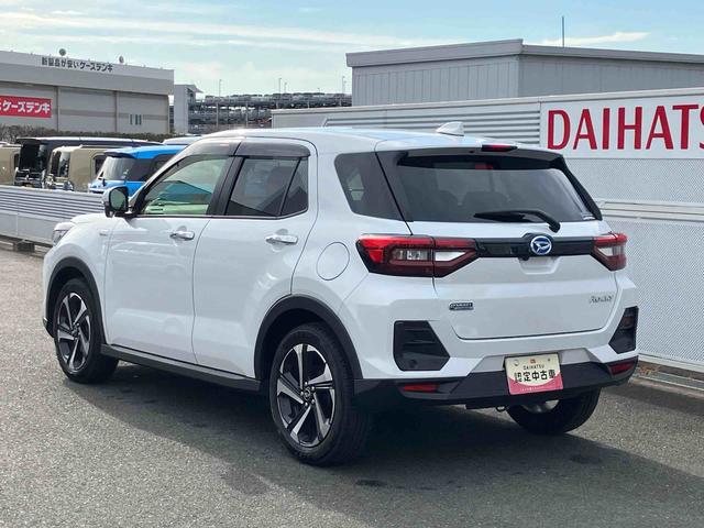 ロッキー プレミアムG HEV ハイブリッドモデル 純正9型オールインワンナビ パノラマモニター対応カメラ 前後ナビ連動式ドライブレコーダー 純正ETC 17インチアルミホイール アダプティブクルーズコントロール 両席シートヒーター(3枚目)