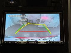 バックカメラ付きでナビと連動し車庫入れもラクラク！ 5