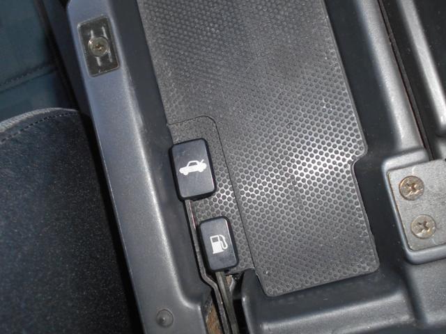 カプチーノ ベースグレード　最終型　５速マニュアル　ツインカムターボ　ノーマル車　４ＷＡＹオープンカー　純正リアウイング　後期型専用１４インチアルミ　ＣＤオーディオ　ＥＴＣ付　収納ネット　ルーフ収納カバー付き（18枚目）