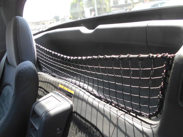 カプチーノ ベースグレード　最終型　５速マニュアル　ツインカムターボ　ノーマル車　４ＷＡＹオープンカー　純正リアウイング　後期型専用１４インチアルミ　ＣＤオーディオ　ＥＴＣ付　収納ネット　ルーフ収納カバー付き（19枚目）