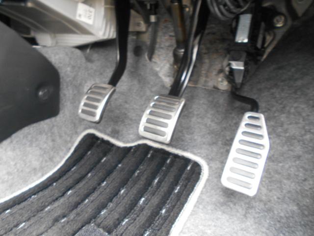 アルトワークス ベースグレード　５速　４ＷＤ　ターボ車　カキモトマフラー　スマートキー　純正レカロシート　純正ナビ　ＴＶ　ＤＶＤ　ＣＤブルートゥース　ＥＴＣ付　オートエアコン　ドアバイザー　レーダー探知機　ブースト計（18枚目）