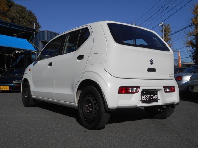 アルト ＶＰ　５速マニュアル　５ドアハッチバック　４ナンバーバン　Ｗエアーバッグ　パワステ　エアコン　純正ラジオ　ＥＴＣ　キーレス　スペアキー　１５インチホイール　４人乗り（3枚目）