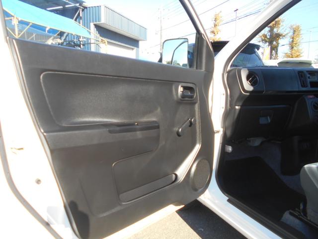 アルト ＶＰ　５速マニュアル　５ドアハッチバック　４ナンバーバン　Ｗエアーバッグ　パワステ　エアコン　純正ラジオ　ＥＴＣ　キーレス　スペアキー　１５インチホイール　４人乗り（14枚目）