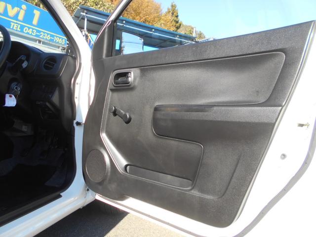 アルト ＶＰ　５速マニュアル　５ドアハッチバック　４ナンバーバン　Ｗエアーバッグ　パワステ　エアコン　純正ラジオ　ＥＴＣ　キーレス　スペアキー　１５インチホイール　４人乗り（15枚目）