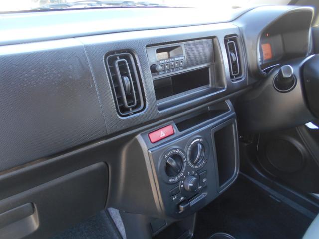 アルト ＶＰ　５速マニュアル　５ドアハッチバック　４ナンバーバン　Ｗエアーバッグ　パワステ　エアコン　純正ラジオ　ＥＴＣ　キーレス　スペアキー　１５インチホイール　４人乗り（18枚目）