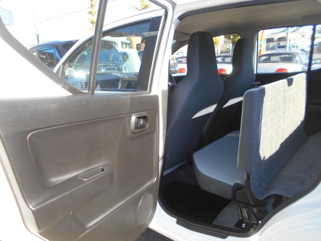 アルト ＶＰ　５速マニュアル　５ドアハッチバック　４ナンバーバン　Ｗエアーバッグ　パワステ　エアコン　純正ラジオ　ＥＴＣ　キーレス　スペアキー　１５インチホイール　４人乗り（19枚目）