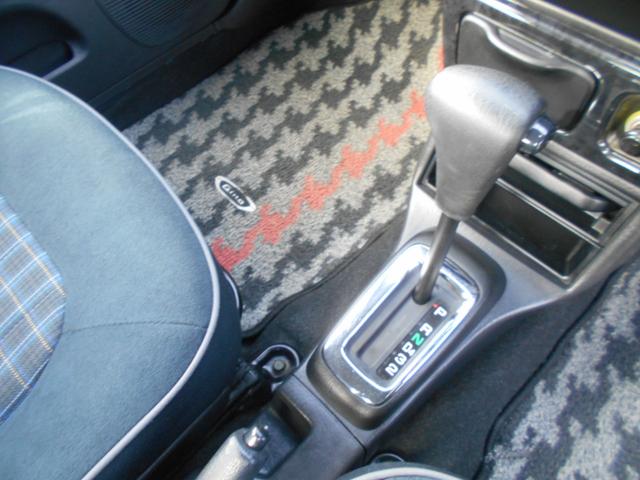 ミラジーノ ミニライトスペシャル　オートマ　タイミングベルト一式交換済　５ドアハッチバック　純正１４インチアルミ　キーレス　ウッドハンドル　ＣＤオーディオ　ＥＴＣ　ドアバイザー　フォグランプ　パワステ　パワーウインドウ（11枚目）