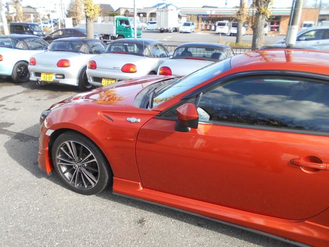 ８６ Ｇ　６速マニュアル　純正エアロ　純正１７インチアルミ　純正マフラー　キーレス　ナビ　ＴＶ　ＤＶＤ　ＣＤ　バックカメラ　ＥＴＣ　ドラレコ付き　ドアバイザー　スモークガラス　ＬＥＤヘッドライト　電動格納ミラー（66枚目）