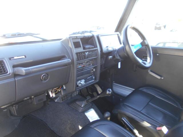 ジムニー ランドベンチャー　５速　４ＷＤ　ターボ　リフトアップ　１６インチアルミ　マッドタイヤ　社外前後バンパー　ウイルズウインマフラー　ＬＥＤヘッドライト　背面タイヤ　パワステ　ＣＤ　ＥＴＣ　タイミングベルト一式交換済（9枚目）