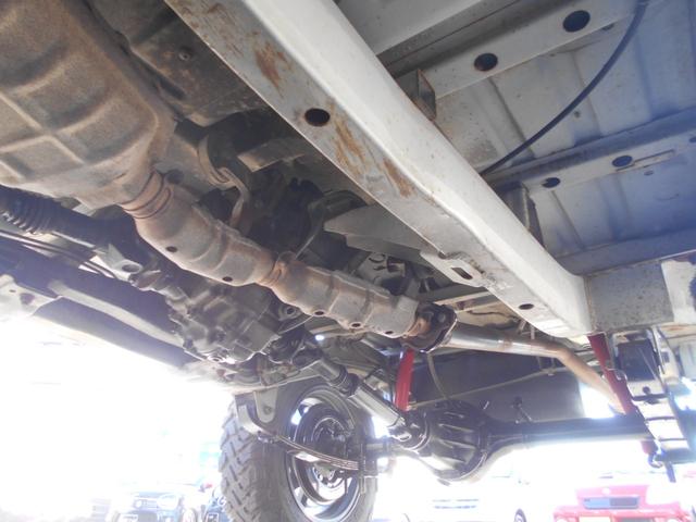 ジムニー ランドベンチャー　５速　４ＷＤ　ターボ　リフトアップ　１６インチアルミ　マッドタイヤ　社外前後バンパー　ウイルズウインマフラー　ＬＥＤヘッドライト　背面タイヤ　パワステ　ＣＤ　ＥＴＣ　タイミングベルト一式交換済（60枚目）