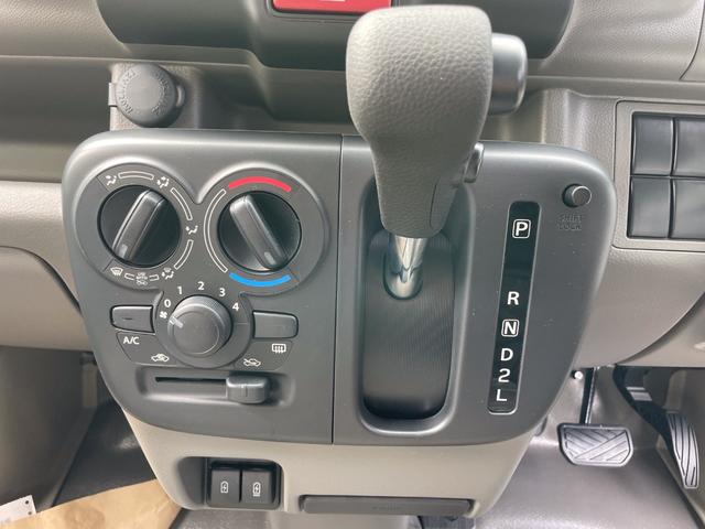 エブリイ ＰＣ　車検対応　１インチリフトアップ　ＪＯＢ　マニュアルエアコン　スズキセーフティサポート　ハイビームアシスト　両側スライドドア（19枚目）