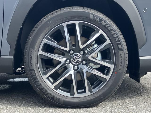 カローラクロス ハイブリッド　Ｚ　ノラマルーフ　パノラミックビューモニター　ブラインドスポットモニター　安心降車アシスト　パーキングサポートブレーキ　アダプティブハイビーム　ステアリングヒーター　ナノイーＸ　置くだけ充電（17枚目）