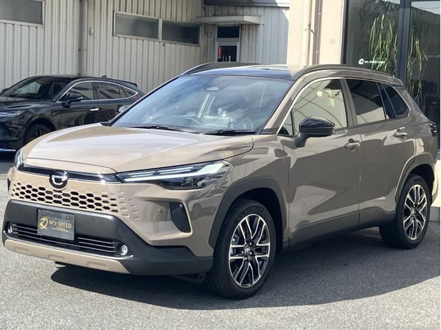 カローラクロス ハイブリッド　Ｚ　ノラマルーフ　パノラミックビューモニター　ブラインドスポットモニター　安心降車アシスト　パーキングサポートブレーキ　アダプティブハイビーム　ステアリングヒーター　ナノイーＸ　置くだけ充電（14枚目）