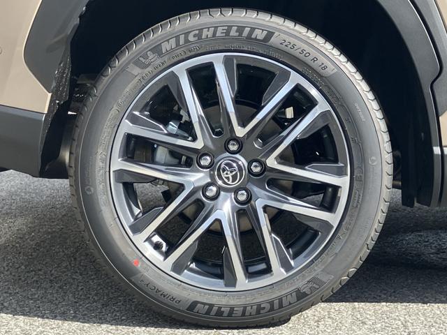 カローラクロス ハイブリッド　Ｚ　ノラマルーフ　パノラミックビューモニター　ブラインドスポットモニター　安心降車アシスト　パーキングサポートブレーキ　アダプティブハイビーム　ステアリングヒーター　ナノイーＸ　置くだけ充電（21枚目）