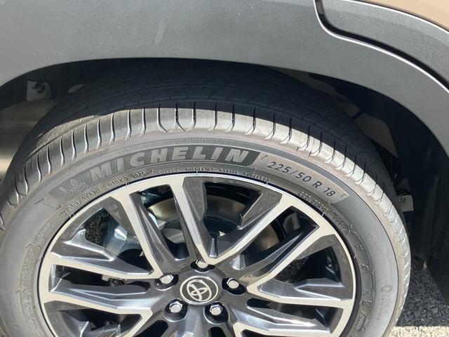 カローラクロス ハイブリッド　Ｚ　ノラマルーフ　パノラミックビューモニター　ブラインドスポットモニター　安心降車アシスト　パーキングサポートブレーキ　アダプティブハイビーム　ステアリングヒーター　ナノイーＸ　置くだけ充電（22枚目）