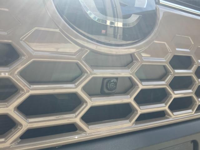 カローラクロス ハイブリッド　Ｚ　ノラマルーフ　パノラミックビューモニター　ブラインドスポットモニター　安心降車アシスト　パーキングサポートブレーキ　アダプティブハイビーム　ステアリングヒーター　ナノイーＸ　置くだけ充電（35枚目）