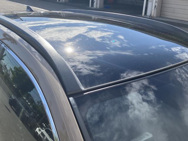 カローラクロス ハイブリッド　Ｚ　ノラマルーフ　パノラミックビューモニター　ブラインドスポットモニター　安心降車アシスト　パーキングサポートブレーキ　アダプティブハイビーム　ステアリングヒーター　ナノイーＸ　置くだけ充電（39枚目）