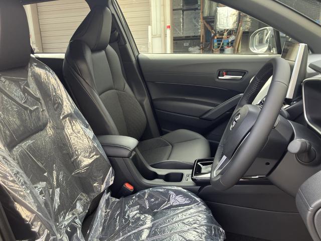 カローラクロス ハイブリッド　Ｚ　ノラマルーフ　パノラミックビューモニター　ブラインドスポットモニター　安心降車アシスト　パーキングサポートブレーキ　アダプティブハイビーム　ステアリングヒーター　ナノイーＸ　置くだけ充電（63枚目）