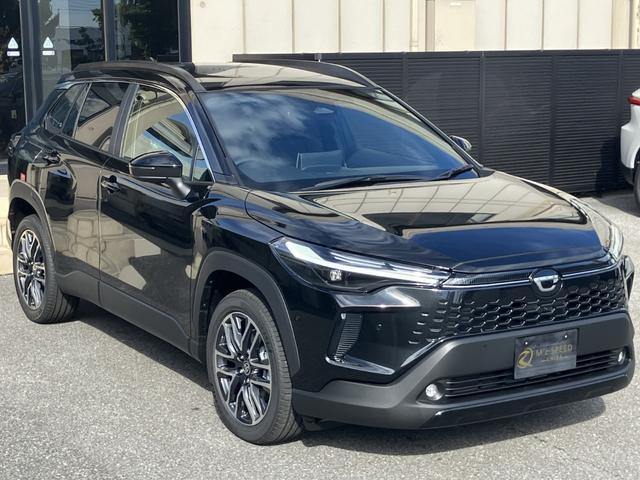 カローラクロス ハイブリッド　Ｚ　ノラマルーフ　パノラミックビューモニター　ブラインドスポットモニター　安心降車アシスト　パーキングサポートブレーキ　アダプティブハイビーム　ステアリングヒーター　ナノイーＸ　置くだけ充電（7枚目）