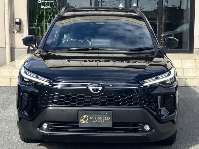 カローラクロス ハイブリッド　Ｚ　ノラマルーフ　パノラミックビューモニター　ブラインドスポットモニター　安心降車アシスト　パーキングサポートブレーキ　アダプティブハイビーム　ステアリングヒーター　ナノイーＸ　置くだけ充電（11枚目）
