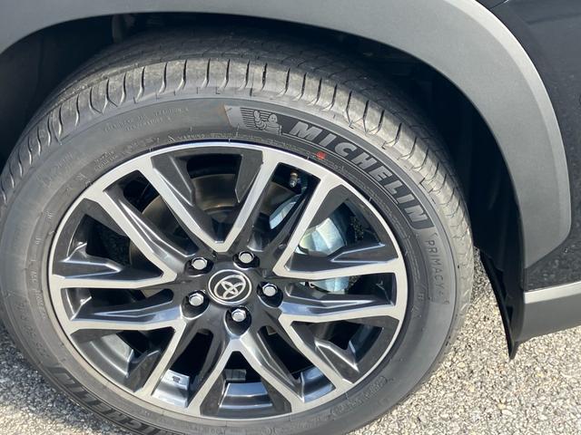 カローラクロス ハイブリッド　Ｚ　ノラマルーフ　パノラミックビューモニター　ブラインドスポットモニター　安心降車アシスト　パーキングサポートブレーキ　アダプティブハイビーム　ステアリングヒーター　ナノイーＸ　置くだけ充電（20枚目）