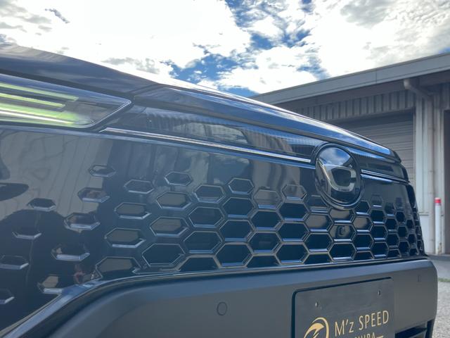 カローラクロス ハイブリッド　Ｚ　ノラマルーフ　パノラミックビューモニター　ブラインドスポットモニター　安心降車アシスト　パーキングサポートブレーキ　アダプティブハイビーム　ステアリングヒーター　ナノイーＸ　置くだけ充電（33枚目）
