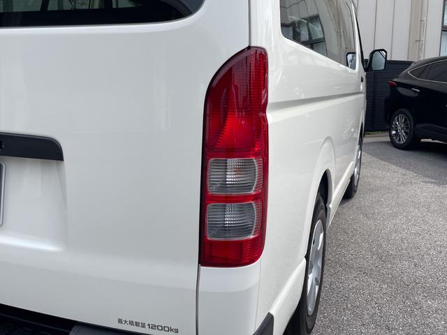 ハイエースバン ロングＤＸ　３／６／９人　届出済未使用車　ＥＴＣ車載器　アクセサリーコンセント　リモコンキー　パワーステアリング　セキュリティーアラーム　エアコン　パワーウインドウ　ＡＢＳ　横滑防止（33枚目）