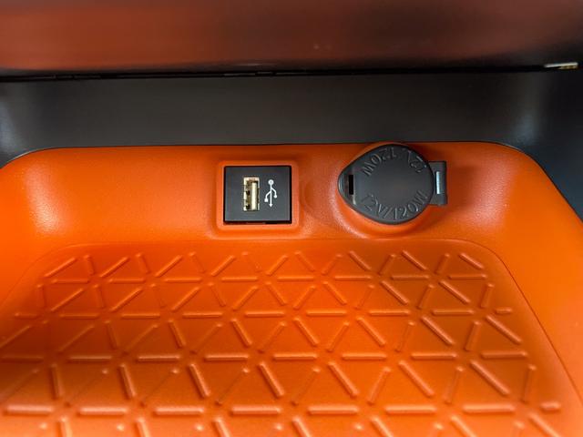 ＲＡＶ４ ハイブリッドアドベンチャー　パノラマルーフ　パノラミックビューモニター　ＢＳＭ　ＥＴＣ２．０　パワーバックドア　デジタルインナーミラー録画機能付き　ＡＣコンセント　Ｂｌｕｅｔｏｏｔｈ　寒冷地仕様　コネクティッドナビ（10枚目）