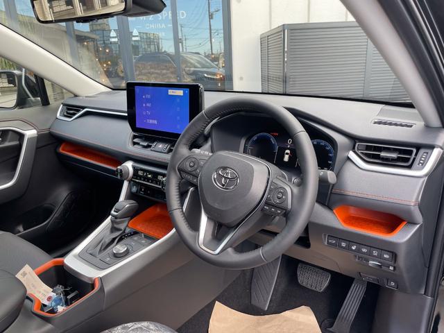 ＲＡＶ４ ハイブリッドアドベンチャー　パノラマルーフ　パノラミックビューモニター　ＢＳＭ　ＥＴＣ２．０　パワーバックドア　デジタルインナーミラー録画機能付き　ＡＣコンセント　Ｂｌｕｅｔｏｏｔｈ　寒冷地仕様　コネクティッドナビ（13枚目）